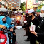 Majelis Taklim Ar-Rahman Berbagi Takjil Gratis