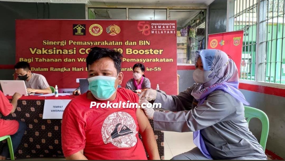 Binda Kaltim Beri 150 Dosis Vaksin Booster Untuk WBP, 3 Bulan ini Capai 50.428 dosis di Samarinda PROKALTIM 1 WhatsApp Image 2022 04 08 at 17.00.53 Binda Kaltim Beri 150 Dosis Vaksin Booster Untuk WBP, 3 Bulan ini Capai 50.428 dosis di Samarinda PROKALTIM