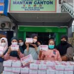 Kedai Kopi Mantaw Canton Bagikan Ratusan Takjil ke Pengendara