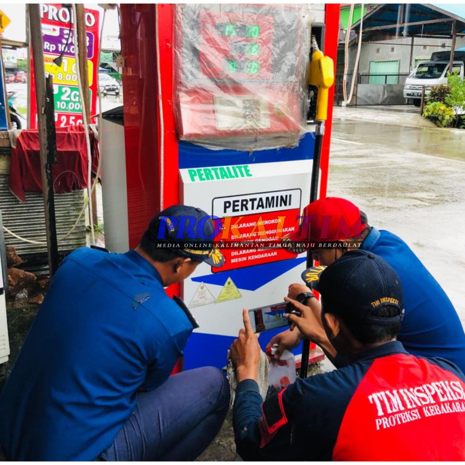 InShot 20220512 194249100 Pungli Stiker Apar, Disdamkar Razia Pertamini PROKALTIM