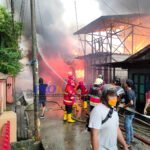 14 Bangunan Terbakar, 4 Korban Dievakuasi