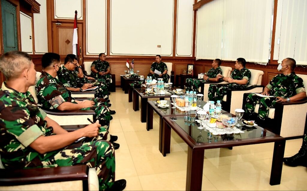 20220602 134741 Irdam VI/Mlw Sambut Kunjungan Kerja Irjen TNI PROKALTIM