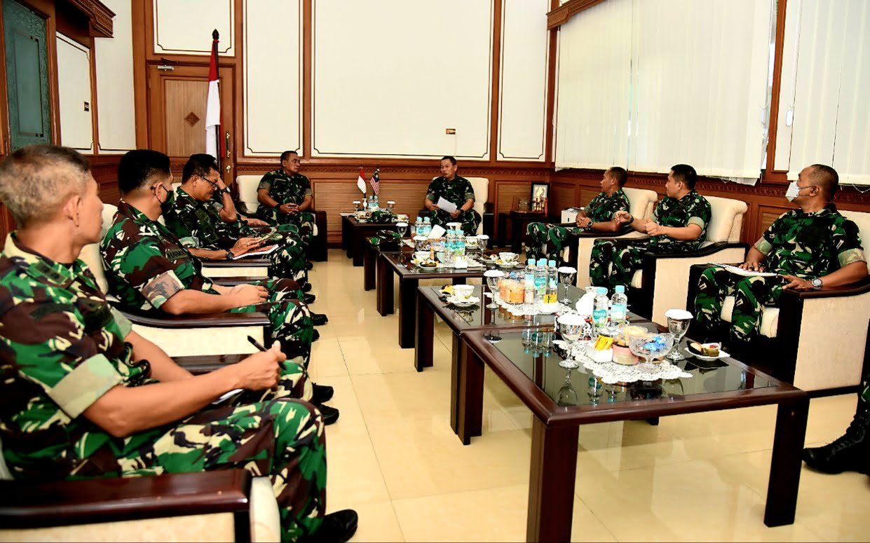 Irdam VI/Mlw Sambut Kunjungan Kerja Irjen TNI PROKALTIM 1 20220602 134741 Irdam VI/Mlw Sambut Kunjungan Kerja Irjen TNI PROKALTIM
