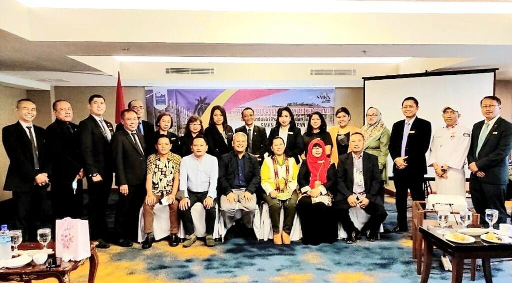 20220617 090549 Blue Sky Hotel Balikpapan Tandatangani Kerjasama dengan SMKN 4 Balikpapan PROKALTIM