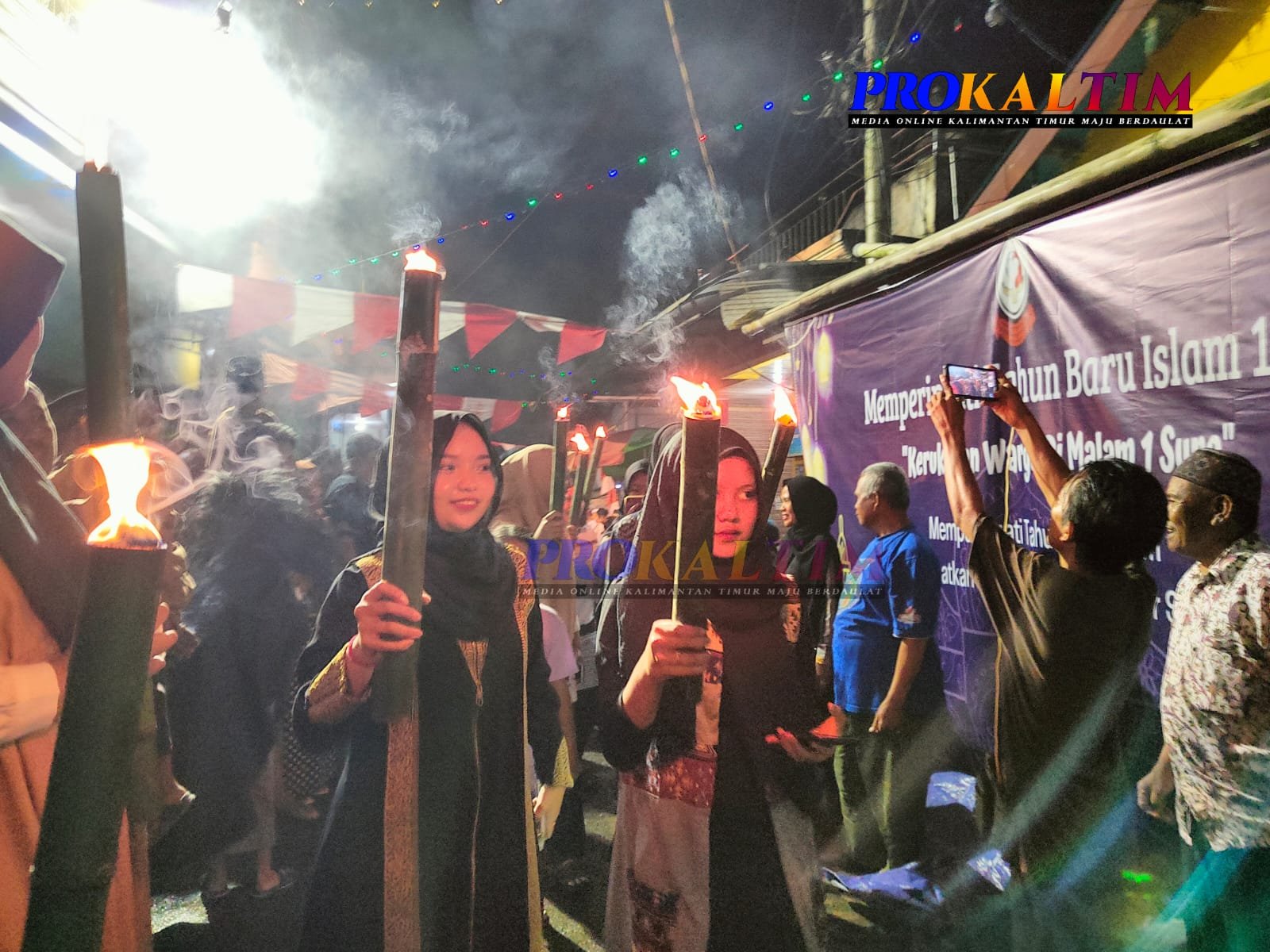 Sambut Tahun Baru Islam, Paguyuban Pemuda Biawan Bersih Kampung dan Tolak Bala, Diramaikan Ratusan Pawai Obor PROKALTIM 1 WhatsApp Image 2022 07 30 at 11.54.10 1 Sambut Tahun Baru Islam, Paguyuban Pemuda Biawan Bersih Kampung dan Tolak Bala, Diramaikan Ratusan Pawai Obor PROKALTIM