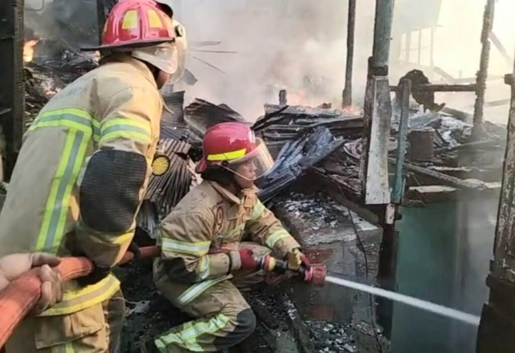 Korban Kebakaran Menunggu Bantuan Pakaian PROKALTIM 2 20220909 083523 Korban Kebakaran Menunggu Bantuan Pakaian PROKALTIM