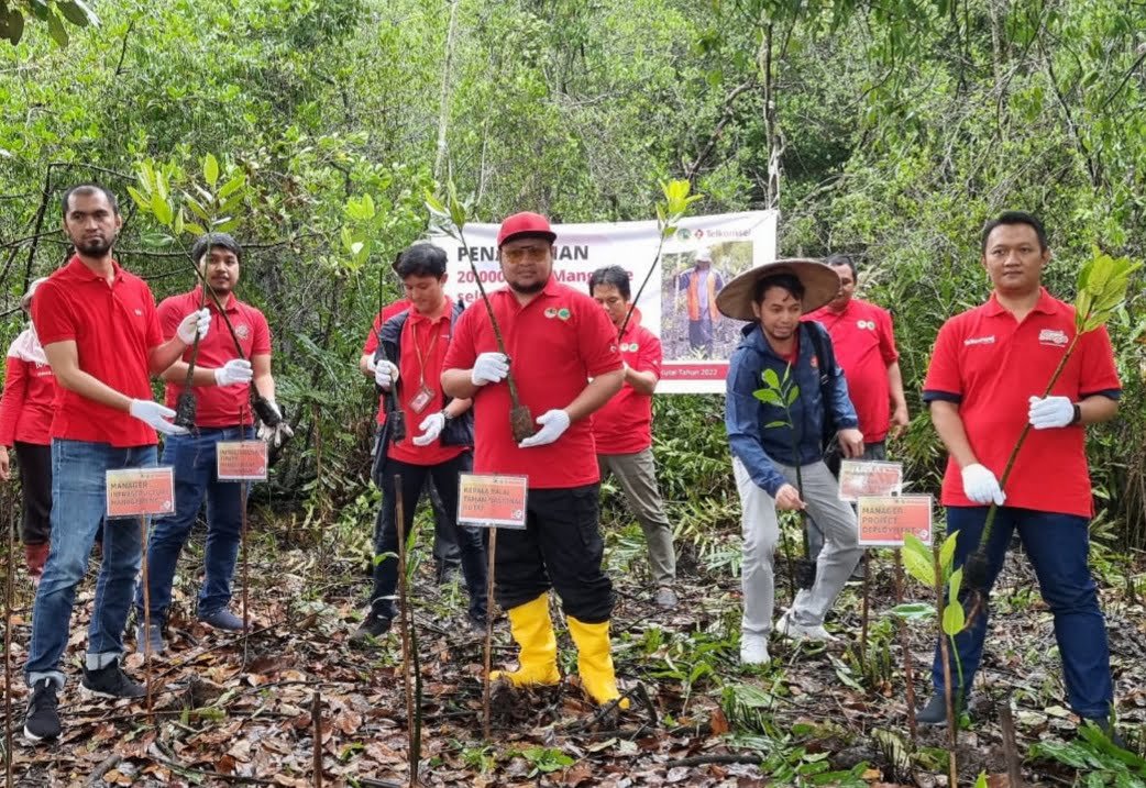 Telkomsel Dukung Kelestarian Ekosistem Balai Taman Nasional Kutai Bersama DirJen KSDAE PROKALTIM 1 20220926 074740 Telkomsel Dukung Kelestarian Ekosistem Balai Taman Nasional Kutai Bersama DirJen KSDAE PROKALTIM