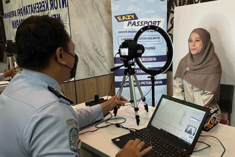 Imigrasi Balikpapan Gelar Eazy Passport dan Sosialisasi Aplikasi M-Paspor di Kantor Kesehatan Pelabuhan Kelas II Balikpapan PROKALTIM 1 Screenshot 9 27 2022 2 11 30 PM Imigrasi Balikpapan Gelar Eazy Passport dan Sosialisasi Aplikasi M-Paspor di Kantor Kesehatan Pelabuhan Kelas II Balikpapan PROKALTIM