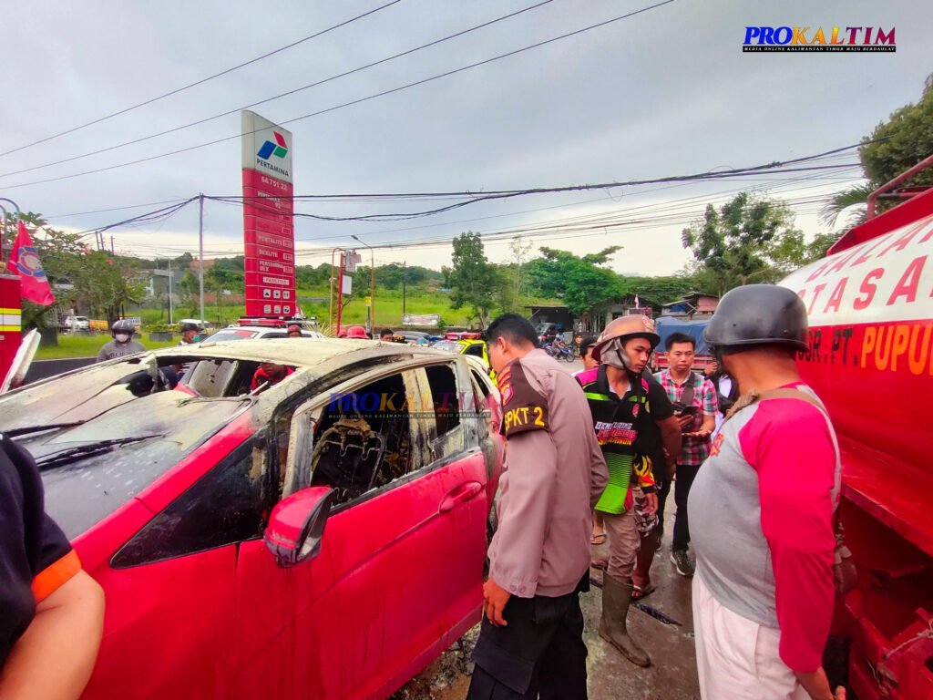 InShot 20221015 145937306 BREAKING NEWS : Antre BBM Jenis Pertalite Honda Jazz di Samarinda Terbakar PROKALTIM