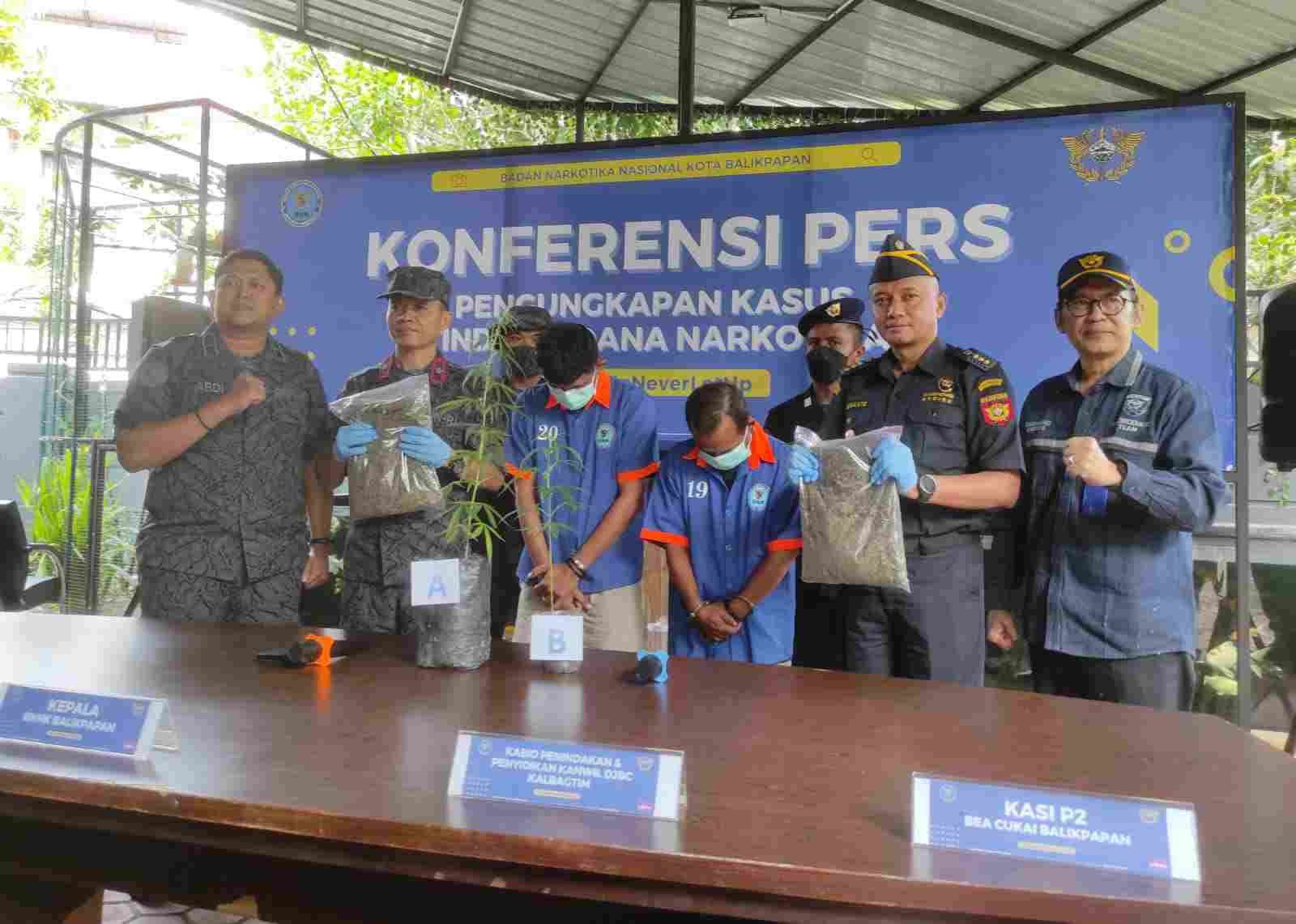 Dua Pria Terlibat Budidaya Tanaman Ganja dan Pengecer Ganja 1 Kg PROKALTIM 1 Dua Pria Terlibat Budidaya Tanaman Ganja dan Pengecer Ganja 1 Kg