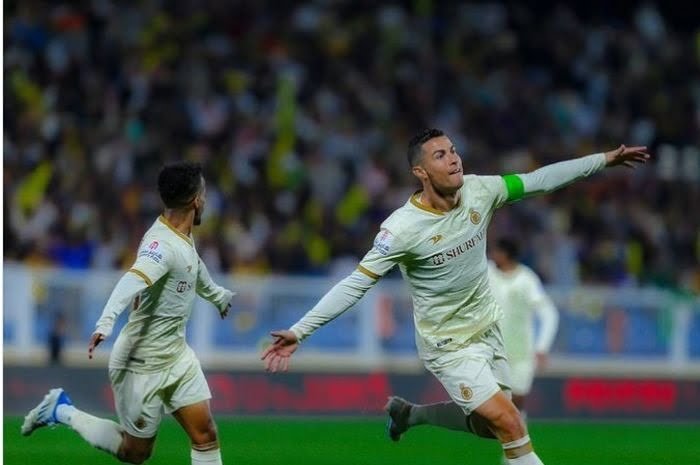 Hasil Liga Arab Saudi - Cristiano Ronaldo Cetak Hat-trick Sekaligus Ukir 2 Rekor Spesial, Al Nassr Naik ke Puncak Klasemen