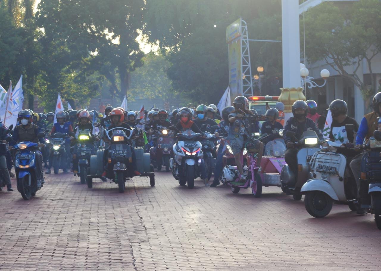 BMH, 11 Lembaga Zakat (FOZ) dan 15 Komunitas Motor Pawai Zakat Sambut Bulan Ramadhan PROKALTIM 1 BMH, 11 Lembaga Zakat (FOZ) dan 15 Komunitas Motor PAWAI ZAKAT SAMBUT BULAN RAMADHAN