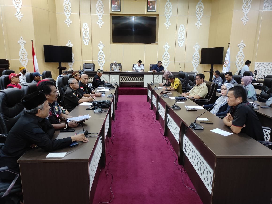Komisi IV Bersama Presidium Tim 11 Gelar RDP, Terkait Tenaga Kerja RDMP PROKALTIM 1 Komisi IV Bersama Presidium Tim 11 Gelar RDP, Terkait Tenaga Kerja RDMP