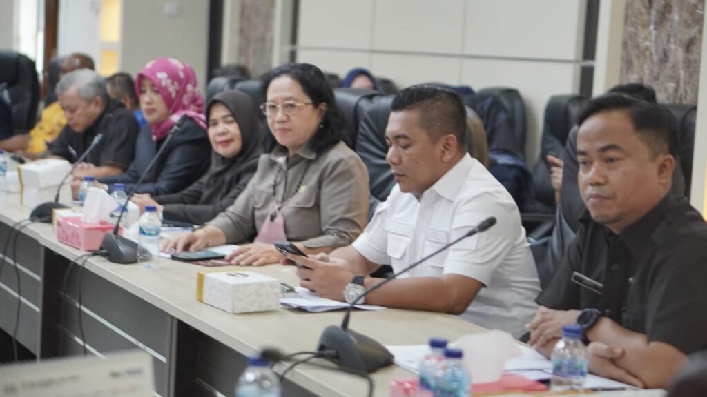 Rapat Paripurna DPRD Kota Balikpapan ke-4 masa sidang I tahun 2023, yang dihadiri anggota DPRD Kota Balikpapan, yang dilaksanakan di ruang rapat gabungan lantai 2 DPRD Kota Balikpapan