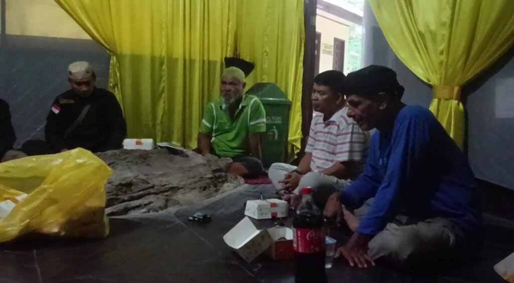 Mulhadi ismail Bersama LBAK Balikpapan Ziarah Makam Pangeran Adji Kemala