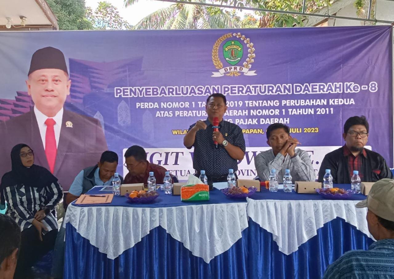 Sigit Wibowo Sosialisasikan Perda Pajak di Kelurahan Karang Joang