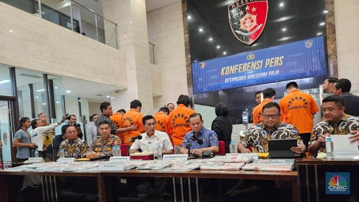 Sinyal HP BM Dimatikan, Ratusan Ribu iPhone Tak Bisa Dipakai