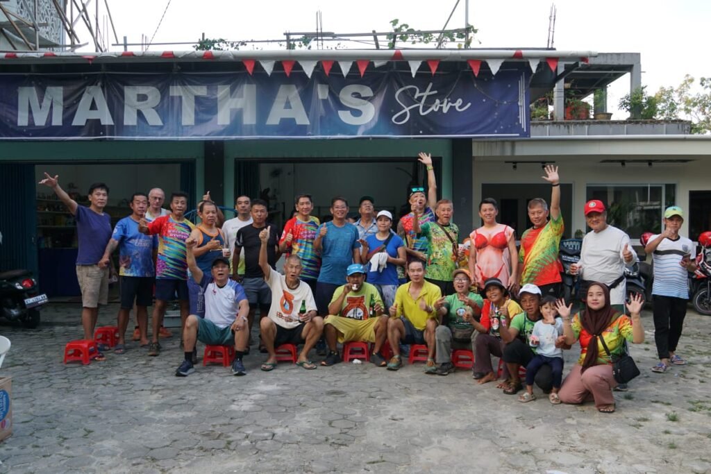 ON-ON KYA-KYA HAPPY HASH DI MARTHA'S STORE DEPAN HOTEL FOUR POINT