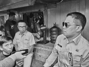 Wali Kota Samarinda Andi Harun saat berada di Gang Rombong (Foto: Ps)