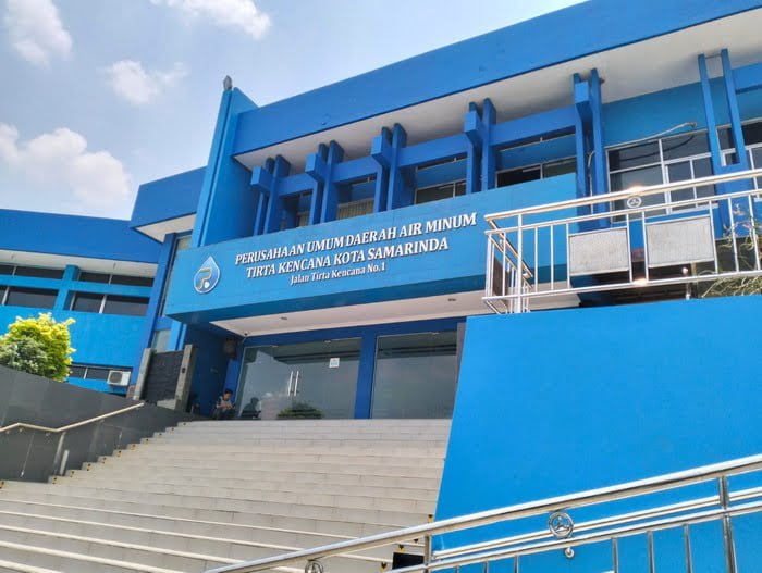 Kantor Perumdam Tirta Kencana Kota Samarinda. Foto PS Tunda Pemasangan Karena Perumdam Tirta Kencana Kekosongan Stok Clamp Saddle PROKALTIM