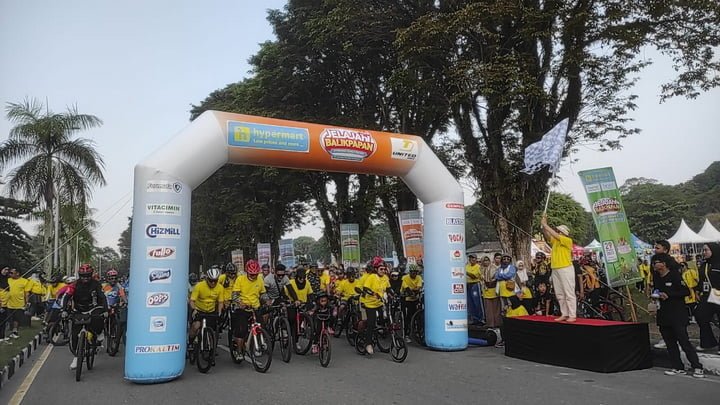 Gelar Fun Bike, Fun Walk, Zumba, Demo Masak Hingga Bazar di Hypermart Family Fun Day PROKALTIM 2 Hypermart Family Fun Day dengan acara gowes bareng