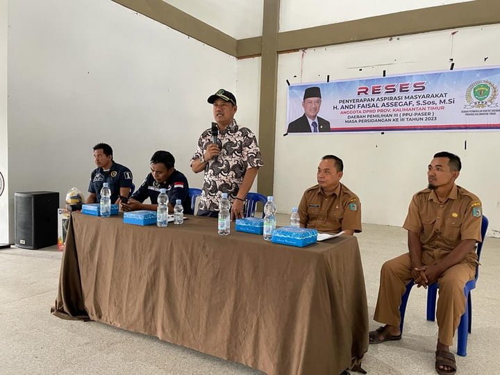 Andi Faisal Komit Perjuangan Aspirasi Warga Saat Reses di Desa Pesisir Tanjung Aru PROKALTIM 1 Anggota DPRD Provinsi Kalimantan Timur Andi Faisal Assegaf, saat reses di Desa Pesisir Tanjung Aru, Paser