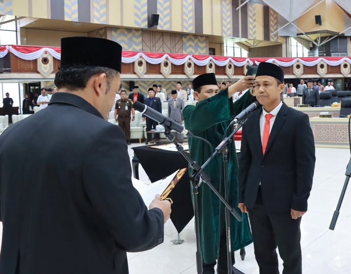 Pengambilan sumpah janji Anggota DPRD Kaltim sisa masa jabatan tahun 2019-2024, Encik Wardani