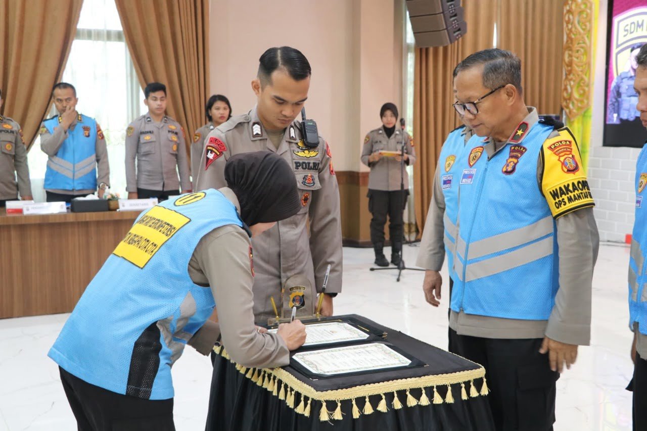 Wakapolda Kaltim Pimpin Pengambilan Sumpah Dan Penandatanganan Pakta ...