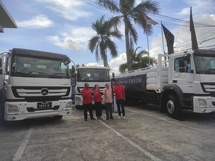 PT Bintang Kutai Motor Balikpapan Roadshow “Year-End” MB Axor Logistics 2023 PROKALTIM 1 PT Bintang Kutai Motor, selaku Autorized Dealer Mercedes-Benz truck dan bus yang ada di Kalimantan Timur (Kaltim) untuk yang kedua kalinya