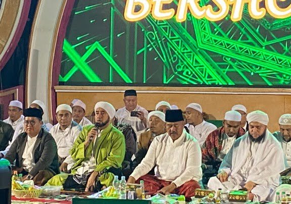 WhatsApp Image 2023 12 01 at 00.43.49 Habib Syech Hibur Ratusan Ribu Jemaah di Kukar PROKALTIM