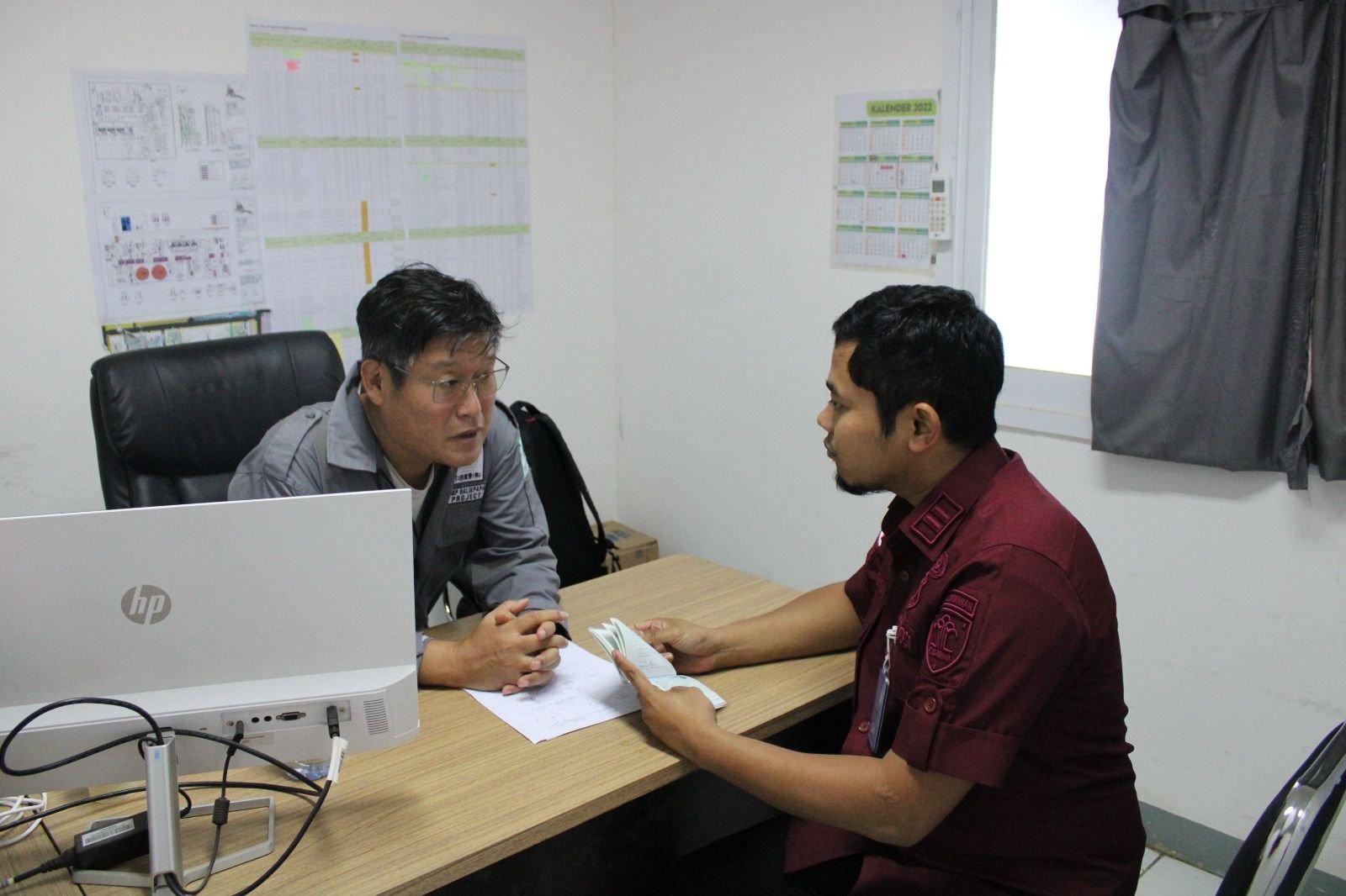 Jaga Keamanan Natal 2023 dan Tahun Baru 2024 Kantor Imigrasi Balikpapan Laksanakan Operasi JAGRATARA Pengawasan Orang Asing PROKALTIM 1 WhatsApp Image 2023 12 30 at 12.18.24 Jaga Keamanan Natal 2023 dan Tahun Baru 2024 Kantor Imigrasi Balikpapan Laksanakan Operasi JAGRATARA Pengawasan Orang Asing PROKALTIM