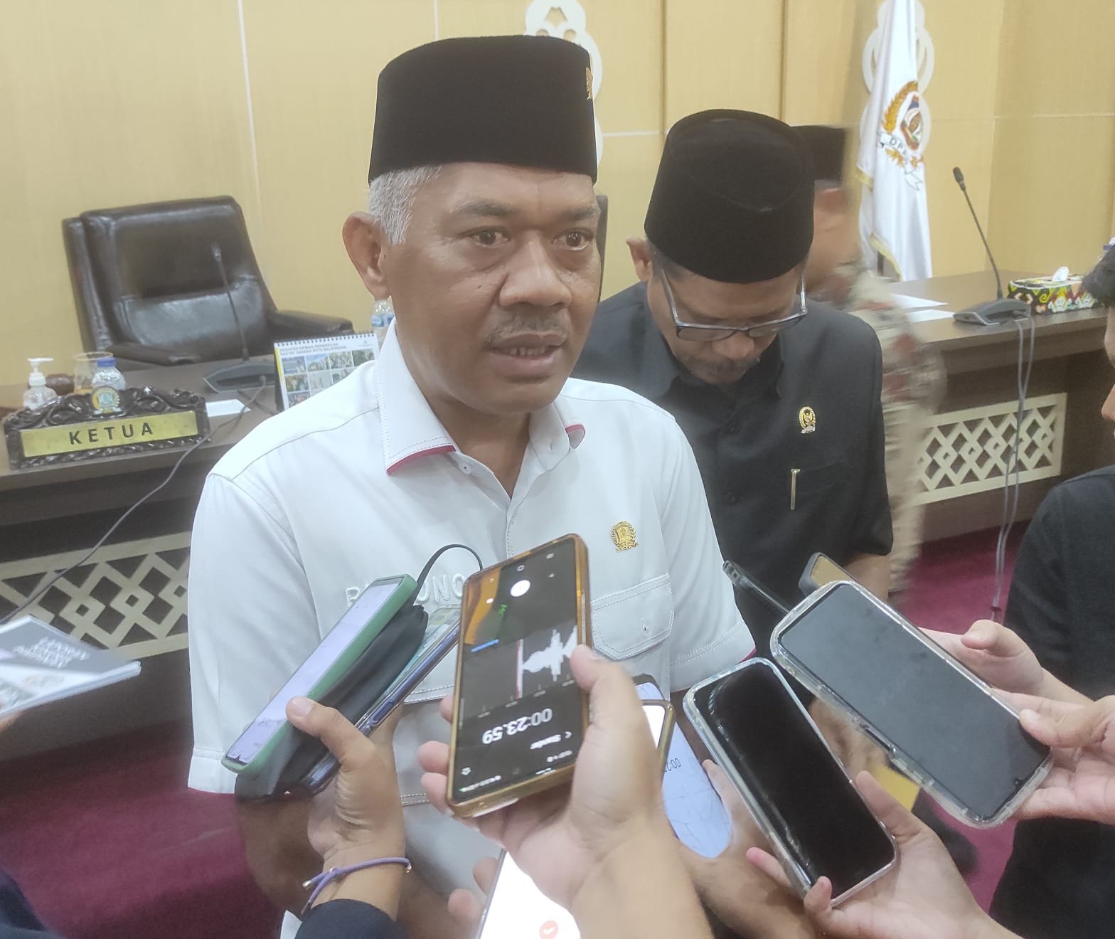 Budiono Sebut Ada 3 Masa Sidang, 33 Rapat Paripurna dengan Target 5 Perda yang Akan Disahkan PROKALTIM 1 WhatsApp Image 2024 01 03 at 12.14.20 Budiono Sebut Ada 3 Masa Sidang, 33 Rapat Paripurna dengan Target 5 Perda yang Akan Disahkan PROKALTIM