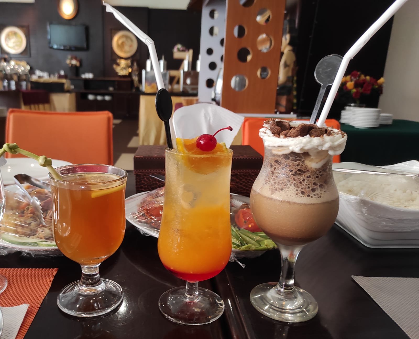 Coco Crunch Frappe, Mega Lestari Sanrid dan Ginger Lemon Fresh Tea