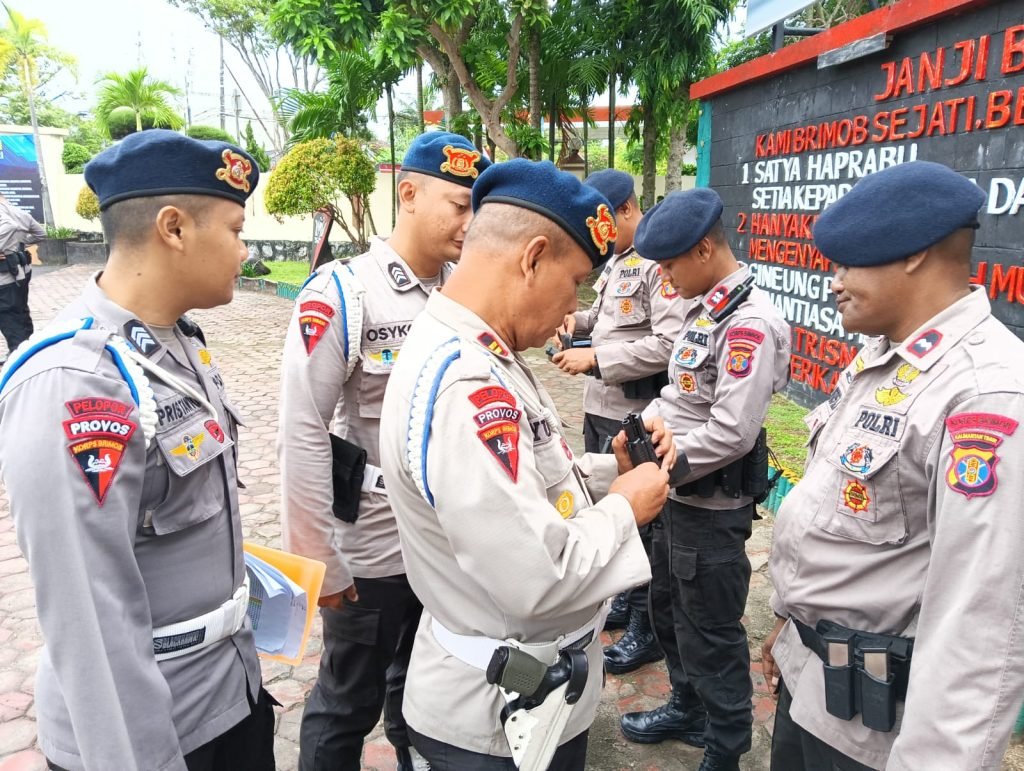 WhatsApp Image 2024 01 24 at 19.25.10 Antisipasi Penyalahgunaan, Batalyon A Brimob Kaltim Cek Senpi Dinas Anggota PROKALTIM