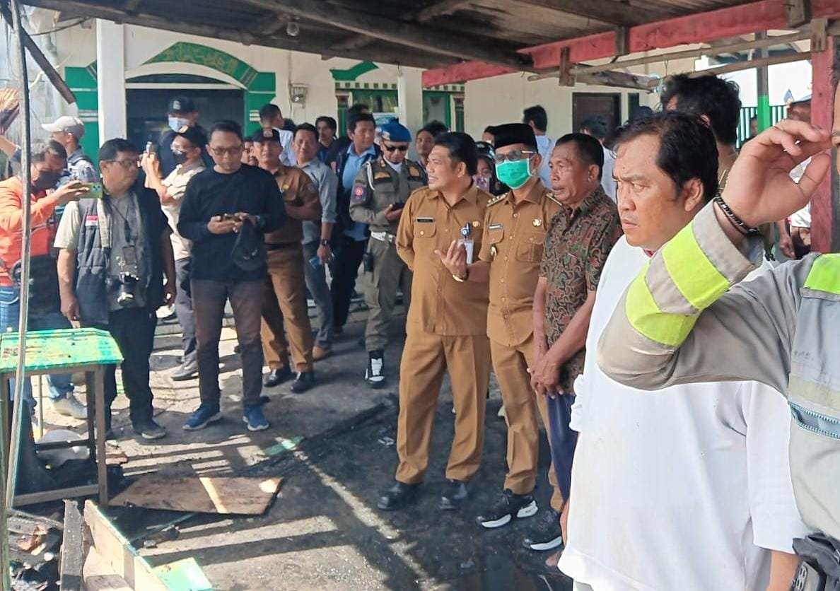 WhatsApp Image 2024 03 18 at 11.27.41 PM Merasa Prihatin, Wali Kota Balikpapan Tinjau Lokasi Kebakaran Klandasan Ulu PROKALTIM