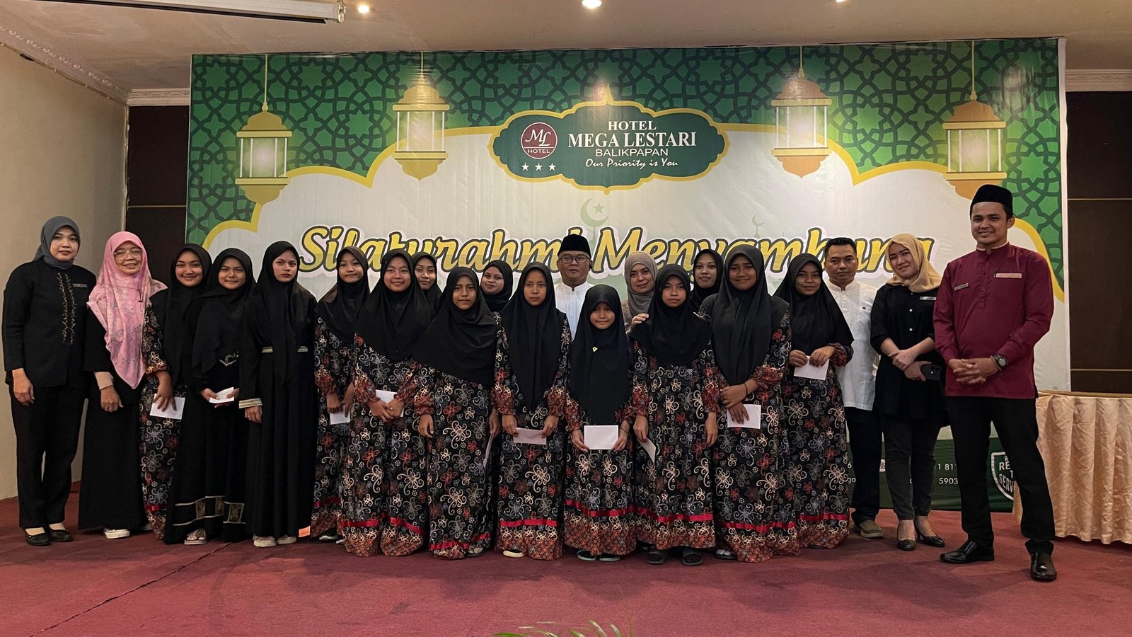 Buka Puasa di Hotel Mega Lestari Balikpapan, Siapkan Hadiah Utama Emas PROKALTIM 1 WhatsApp Image 2024 03 28 at 5.45.45 AM scaled Buka Puasa di Hotel Mega Lestari Balikpapan, Siapkan Hadiah Utama Emas PROKALTIM