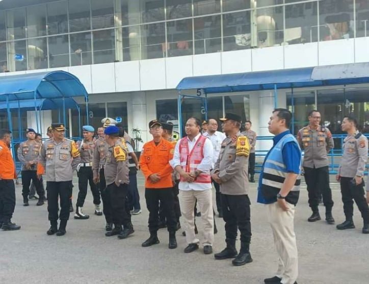 WhatsApp Image 2024 04 06 at 04.30.58 Kapolda Kaltim Pantau Arus Mudik di Bandara Hingga Pelabuhan Semayang Balikpapan PROKALTIM