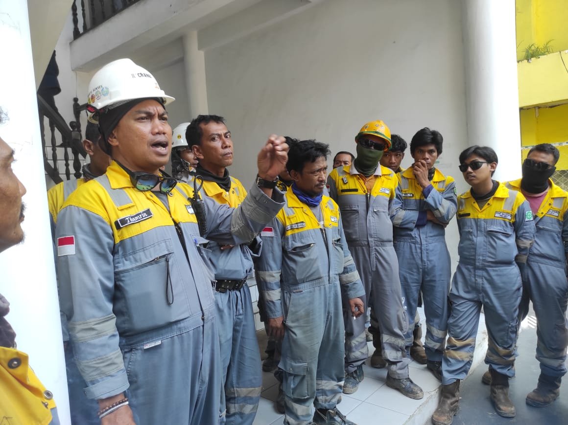 WhatsApp Image 2024 04 30 at 22.19.55 Seratus Lebih Pekerja RDMP Datangi Kantor Perumda Manuntung Sukses PROKALTIM