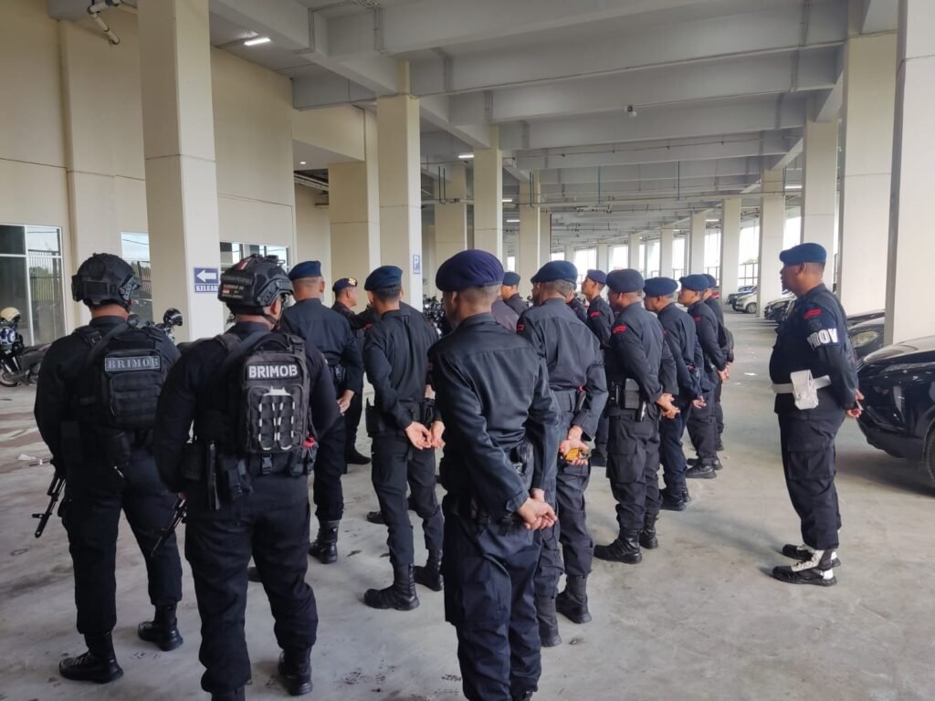 WhatsApp Image 2024 05 21 at 00.09.54 Batalyon A Brimob Kaltim Amankan laga Borneo FC VS Madura United di Stadion Batakan PROKALTIM