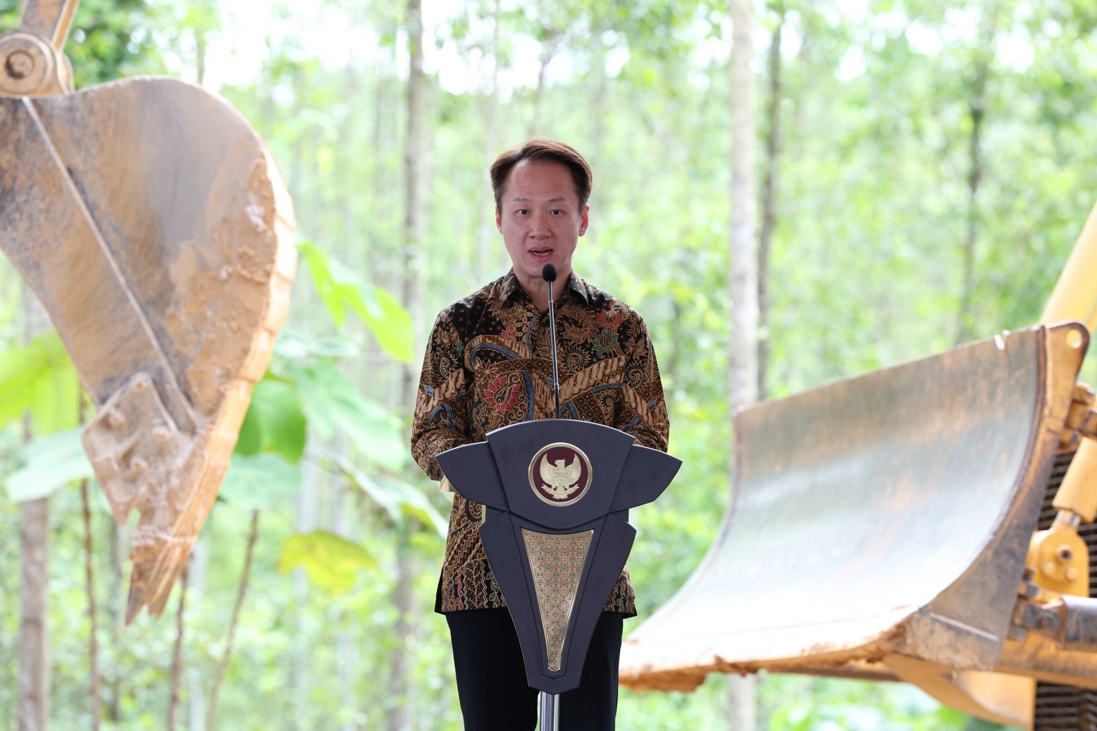 Restoran Arena Botanika Diresmikan, Presiden Jokowi Meminta Pembangunan Restoran Arena Botanika Dipercepat PROKALTIM 3 WhatsApp Image 2024 06 05 at 20.43.06 1 scaled Restoran Arena Botanika Diresmikan, Presiden Jokowi Meminta Pembangunan Restoran Arena Botanika Dipercepat PROKALTIM