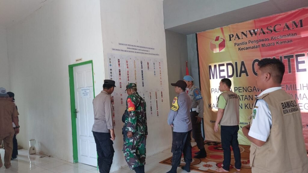 WhatsApp Image 2024 06 19 at 11.34.53 Jelang Pilkada, Polsek Muara Kaman Polres Kukar Rutin Gelar Patroli Dialogis 3 Pilar PROKALTIM