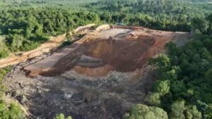 Pekerjaan Land Clearing Lokasi pembangunan Gardu Induk 150kV Tempadung di Kariangau, Balikpapan Barat