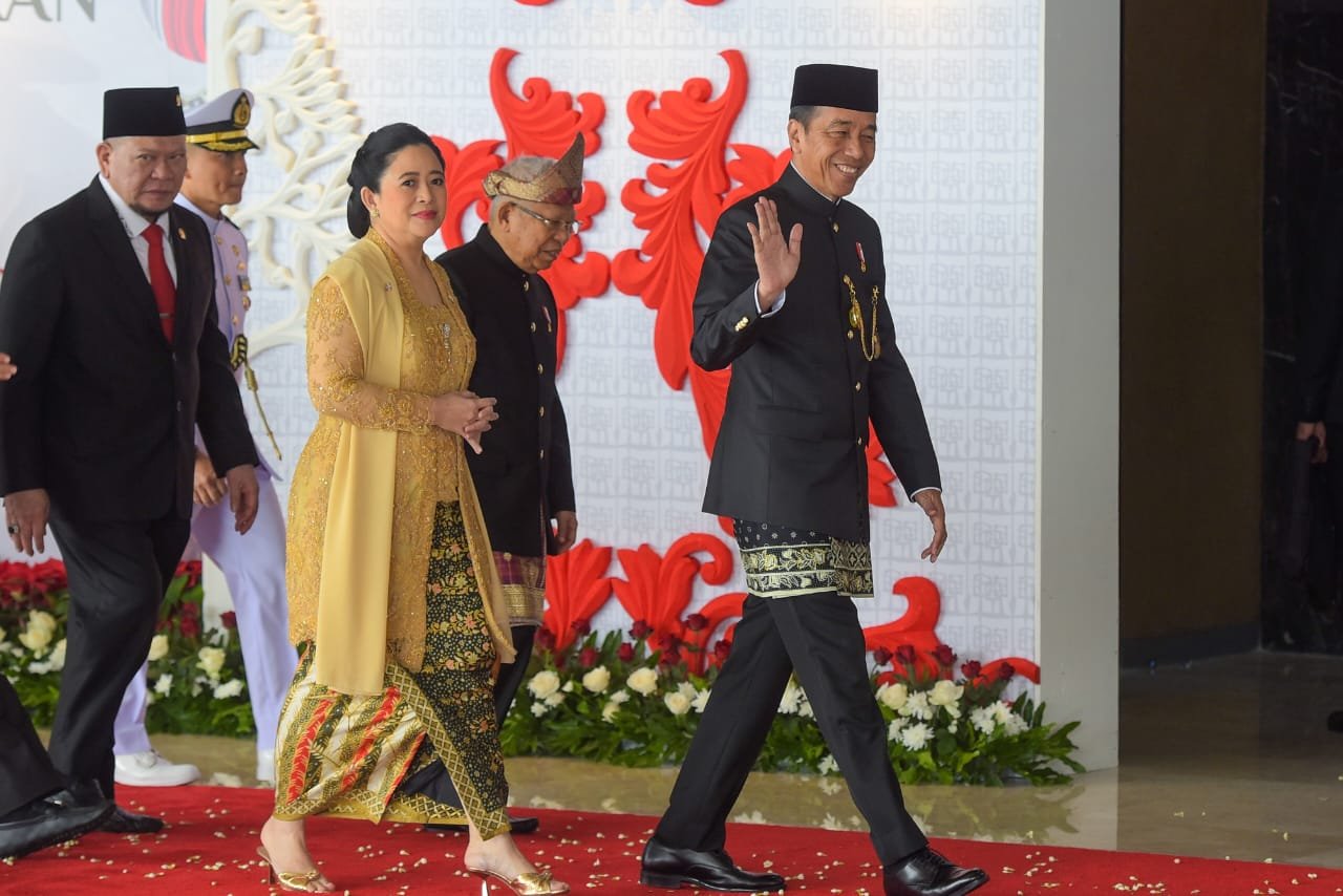 WhatsApp Image 2024 08 16 at 14.00.04 Tampil dengan Busana Adat Betawi, Jokowi Berpidato di Gedung Nusantara PROKALTIM