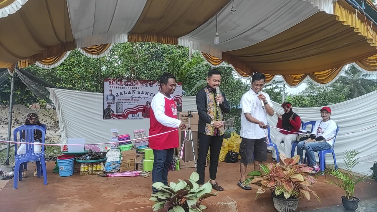 WhatsApp Image 2024 08 18 at 23.17.14 Meriah, Rayakan HUT ke-79 Kemerdekaan RI, Warga RT 95 Manggar Gelar Jalan Santai PROKALTIM