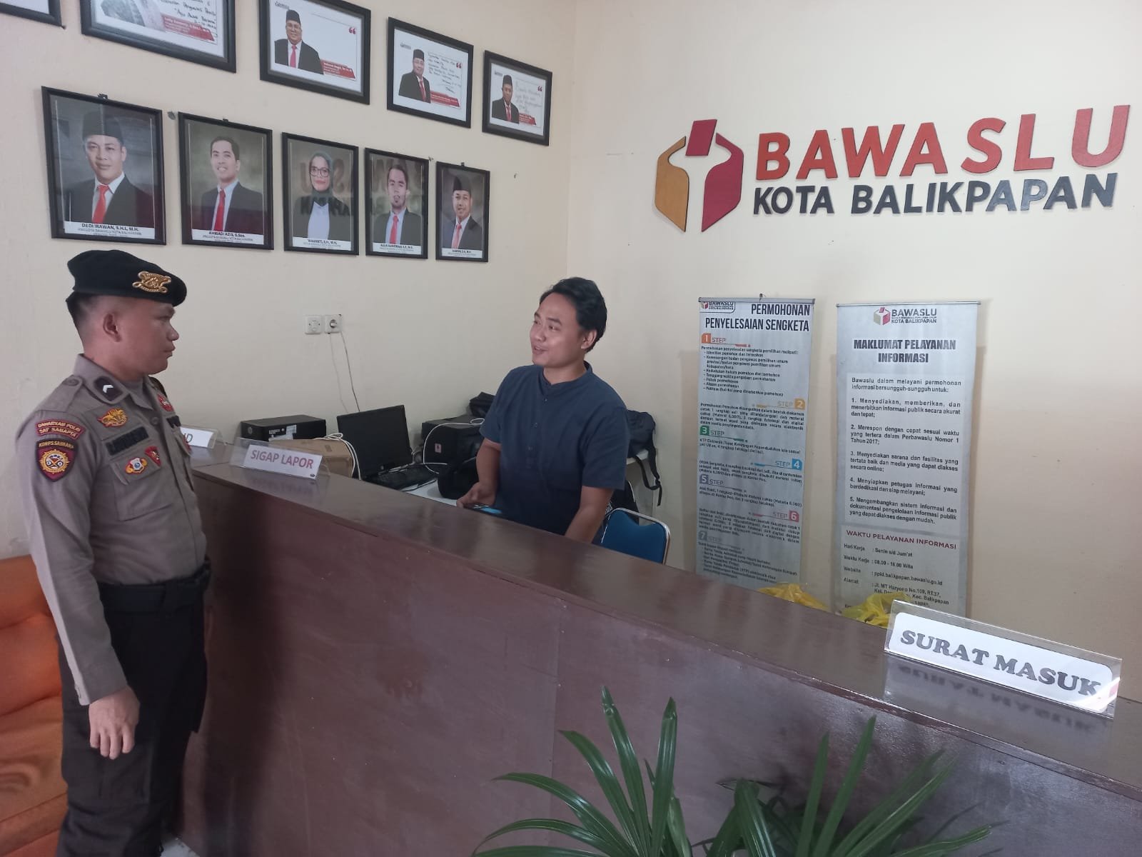 Kantor Badan Pengawas Pemilu Pastikan Aman, Saat Kasatgas Humas OMP 2024 Polresta Balikpapan Berkunjung PROKALTIM 1 WhatsApp Image 2024 09 17 at 21.40.12 Kantor Badan Pengawas Pemilu Pastikan Aman, Saat Kasatgas Humas OMP 2024 Polresta Balikpapan Berkunjung PROKALTIM