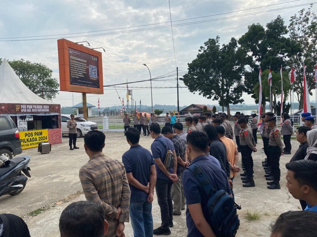 WhatsApp Image 2024 09 25 at 19.44.53 Polres Kukar Gelar Apel Siaga Pengamanan Penetapan Paslon Bupati dan Wakil Bupati PROKALTIM