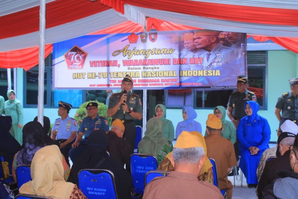 WhatsApp Image 2024 10 05 at 07.21.01 Kodam VI/Mlw Berikan Tali Asih kepada Para Veteran dan Warakawuri dalam rangka HUT ke-79 TNI PROKALTIM