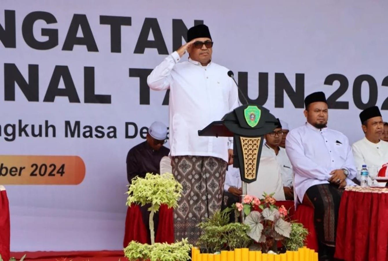 Pj Bupati Muhammad Zainal Arifin memimpin upacara peringatan Hari Santri Nasional 2024.
