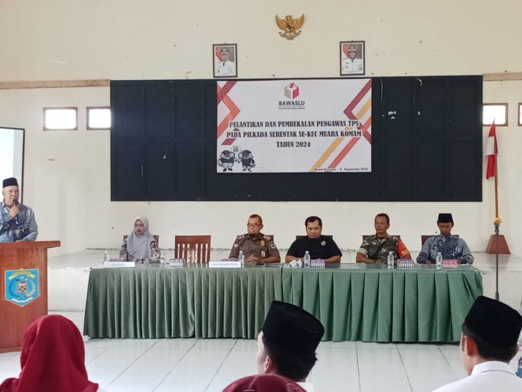 WhatsApp Image 2024 11 09 at 12.45.59 POLSEK MUARA KOMAM, Menghadiri Acara Pelantikan dan pengambilan Sumpah Pengawas TPS (PTPS) pada Pilkada Serentak tahun 2024 Kec.Muara Komam PROKALTIM