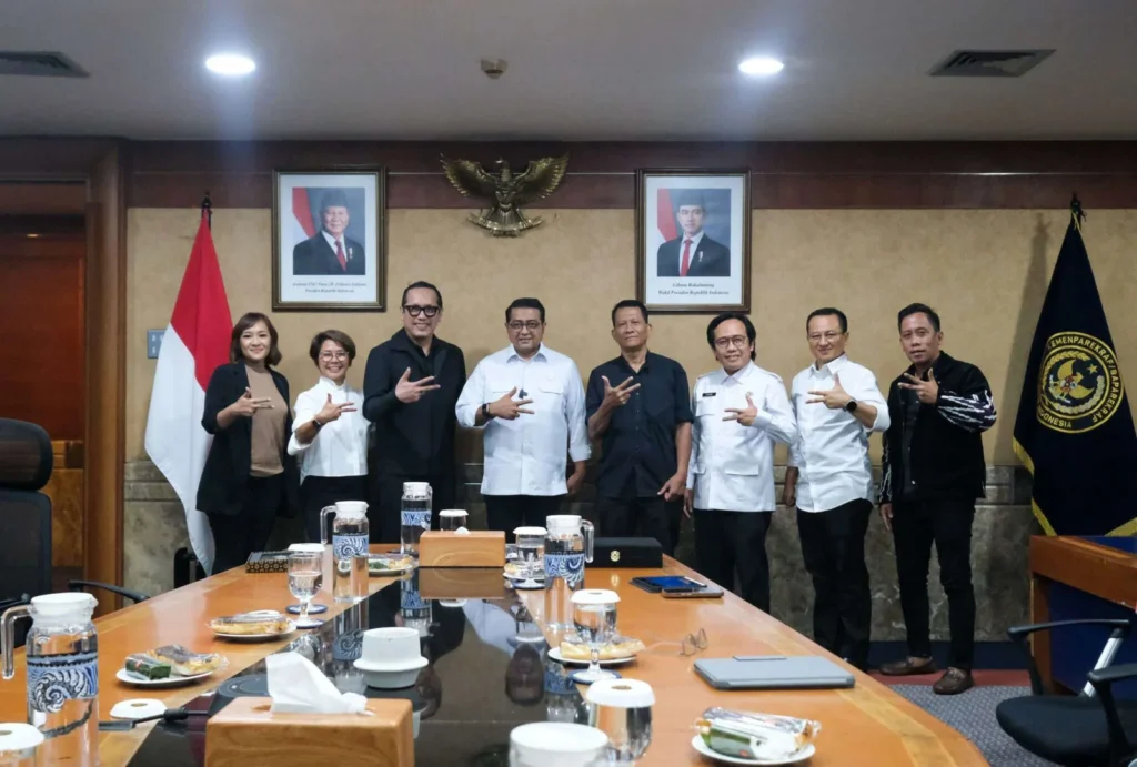 01JHNJ1PECQ13AC916S487PR3R 2048x1381 1 Audiensi dengan Backstagers, Menekraf Komitmen Majukan EO Indonesia Bertaraf Internasional PROKALTIM